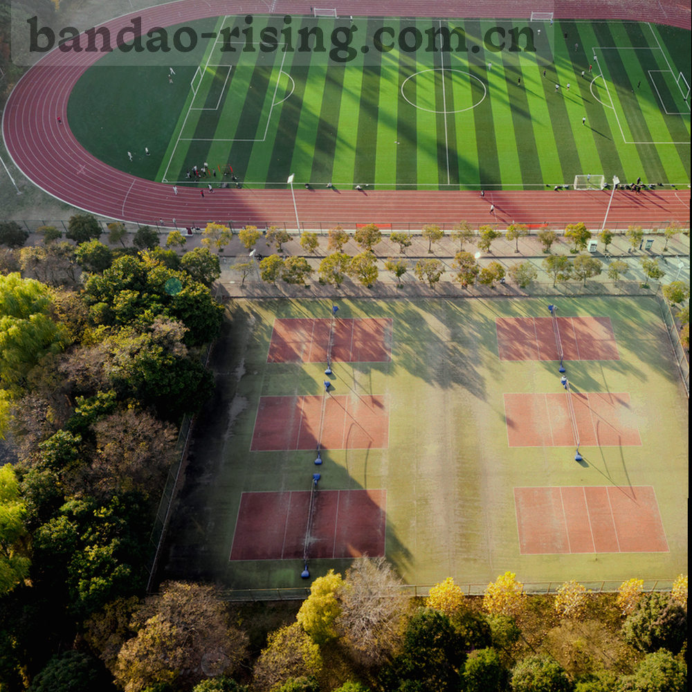 深色底上的多联赛雷达图对比，五个指标顶点以不同色阶标注